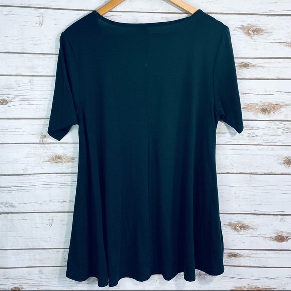 Lularoe | Noir Collection classic t - Picture 4 of 6